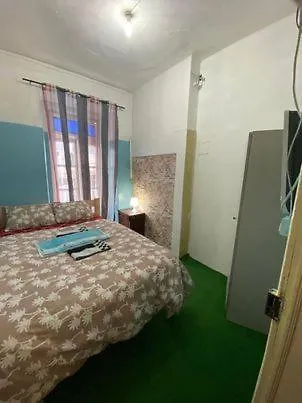 里斯本班哥拉旅舍 *