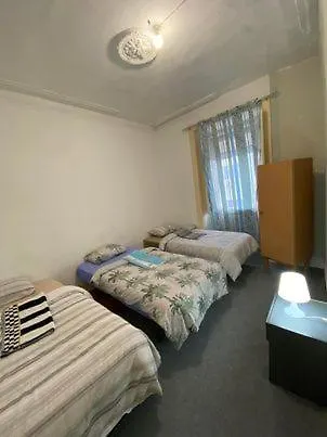 里斯本班哥拉旅舍 *